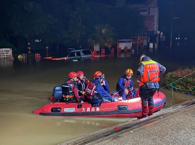 台风影响海南琼海：123个村庄受淹 水库泄洪加剧灾情